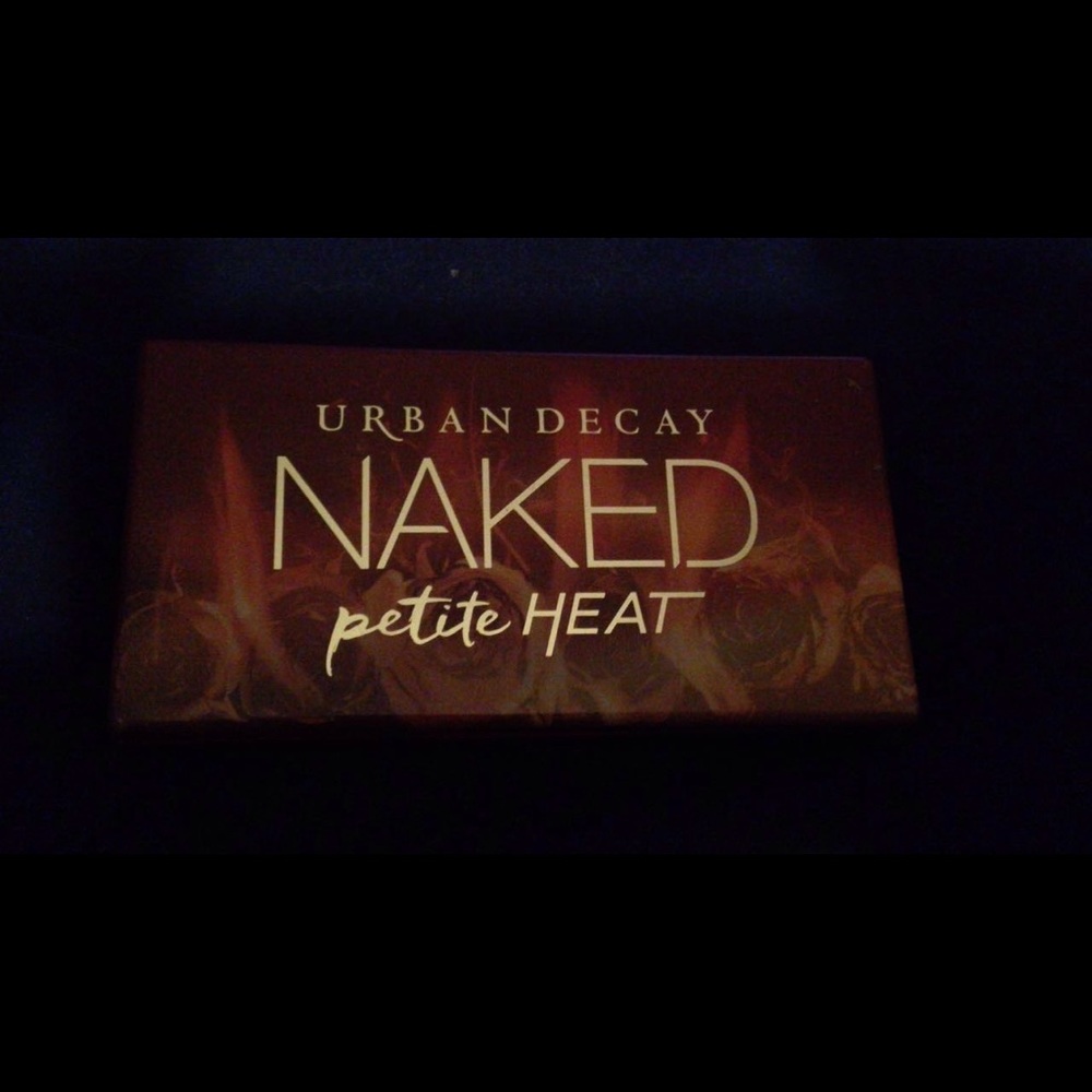 Urban Decay Naked Petite Heat palette